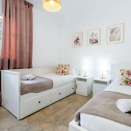 Vakantiehuis Townhouse Eden - Sea View Terrace, Pools And Bbq