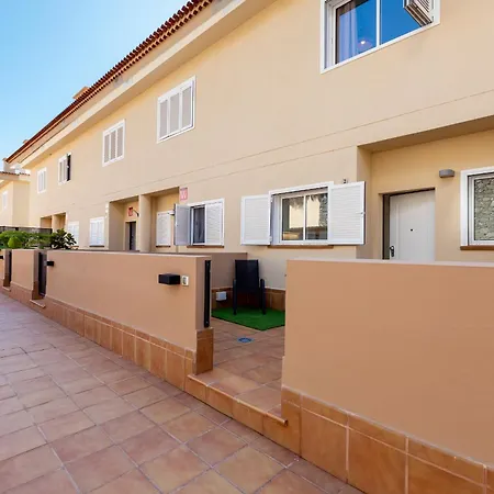 Townhouse Eden - Sea View Terrace, Pools And Bbq Vakantiehuis *